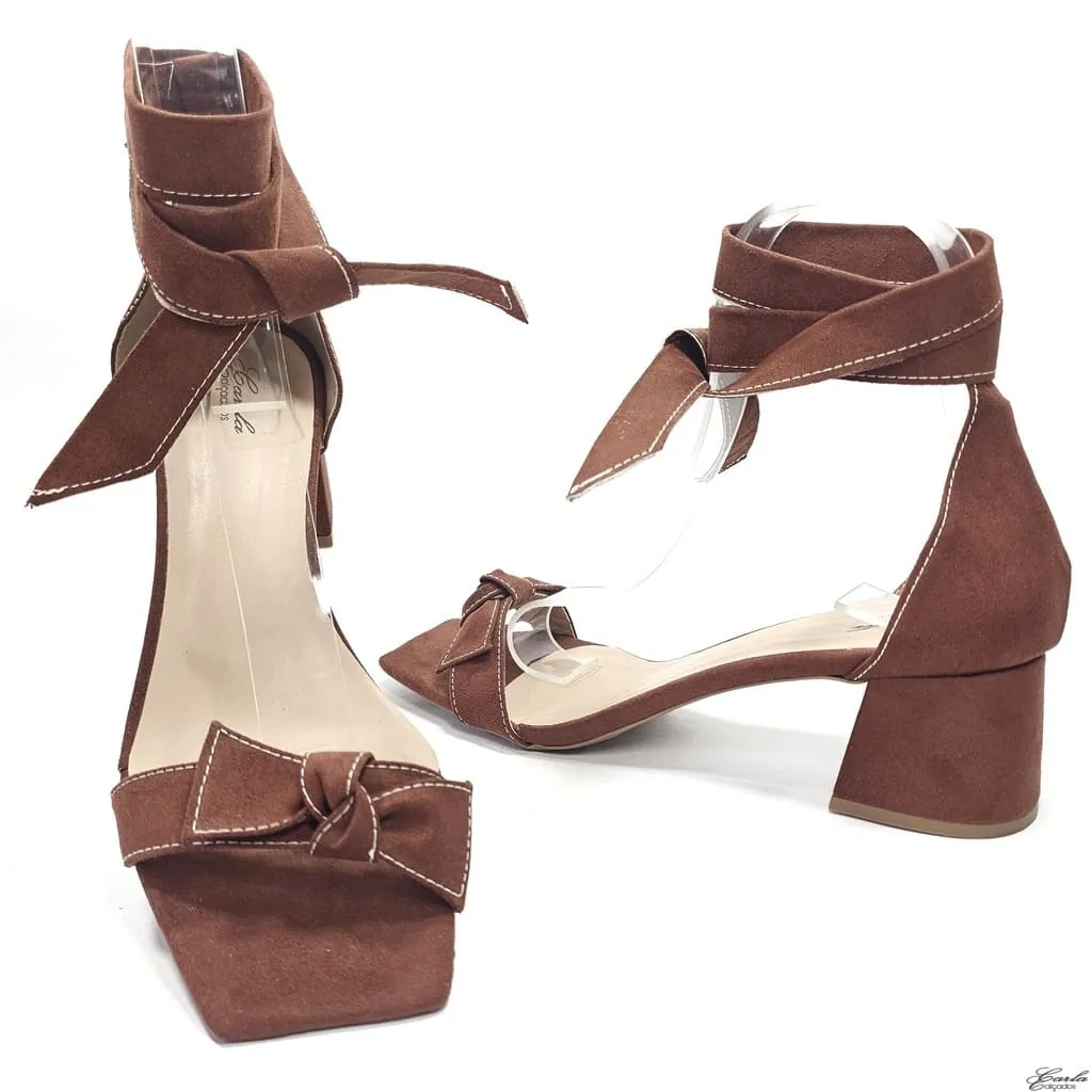Sandália de Amarrar Salto 5cm Nobuck Marrom Tamanho Especial Sandália de Amarrar Salto 5cm Nobuck Marrom Tamanho Especial