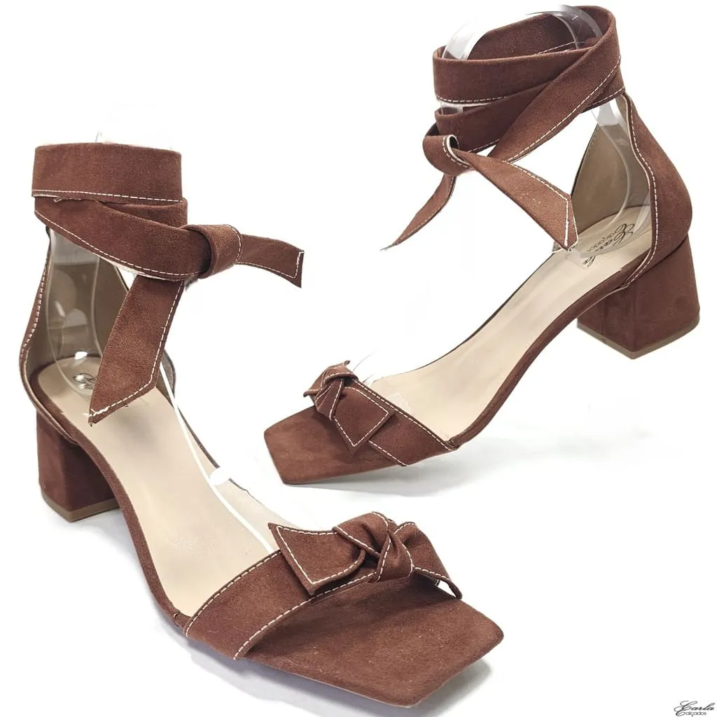 Sandália de Amarrar Salto 5cm Nobuck Marrom Tamanho Especial Sandália de Amarrar Salto 5cm Nobuck Marrom Tamanho Especial
