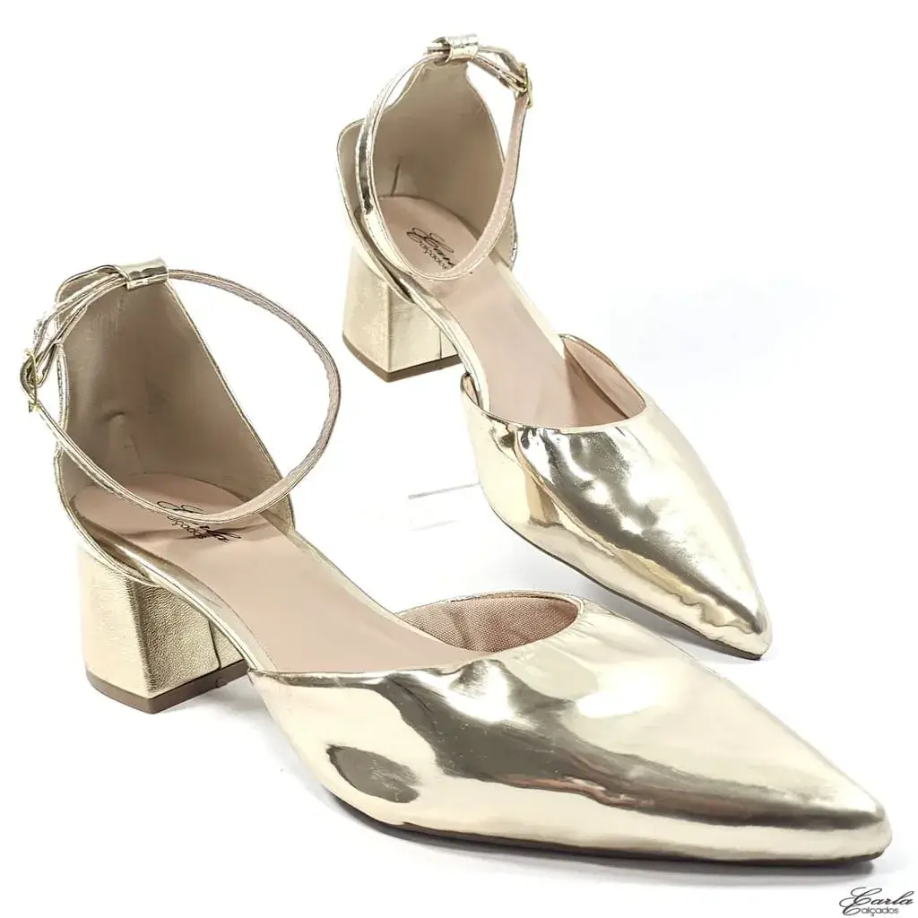 Scarpin Slingback 5cm Dourado Espelhado Tamanho Especial Scarpin Slingback 5cm Dourado Espelhado Tamanho Especial