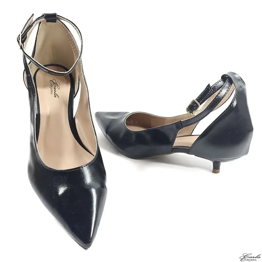 Scarpin Preto Salto 3cm Recorte Lateral Tamanho Especial Scarpin Preto Salto 3cm Recorte Lateral Tamanho Especial