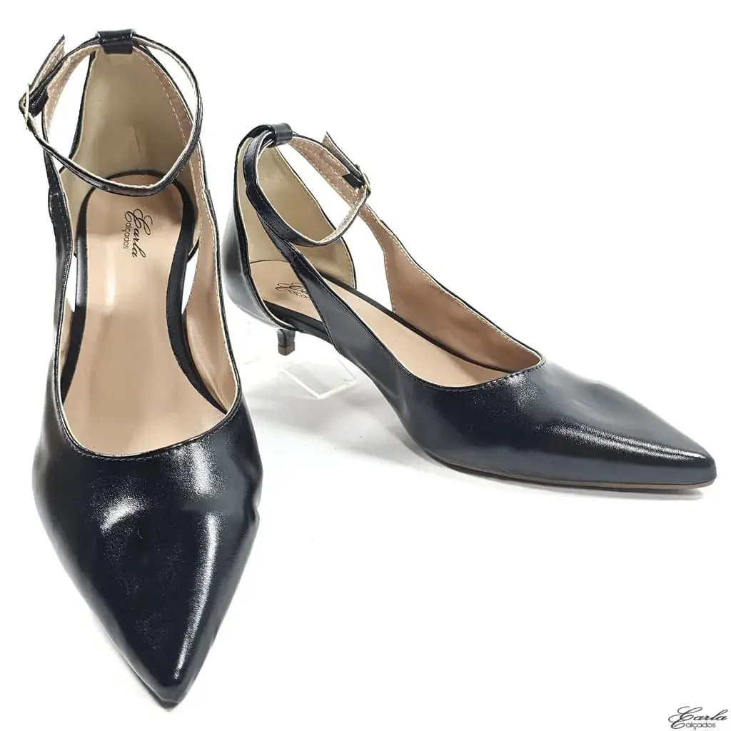Scarpin Preto Salto 3cm Recorte Lateral Tamanho Especial Scarpin Preto Salto 3cm Recorte Lateral Tamanho Especial