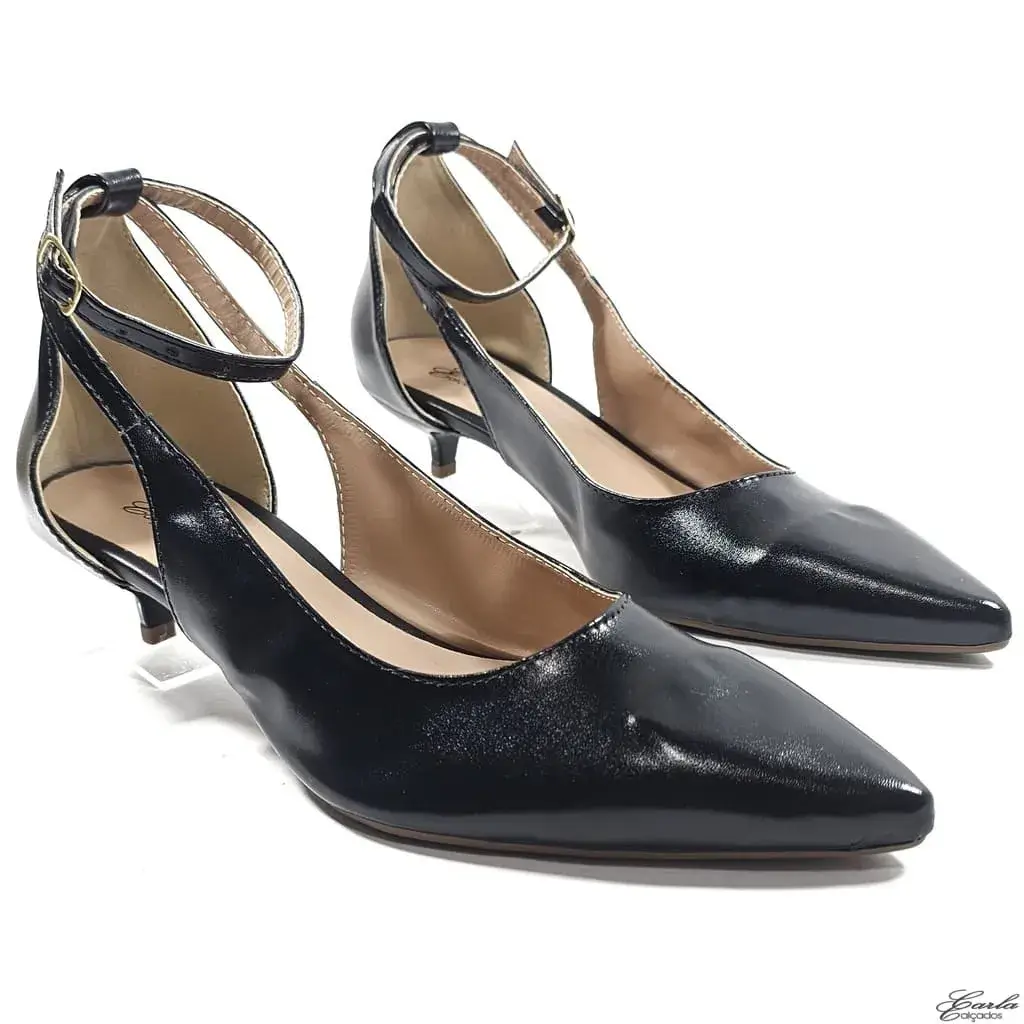 Scarpin Preto Salto 3cm Recorte Lateral Tamanho Especial Scarpin Preto Salto 3cm Recorte Lateral Tamanho Especial