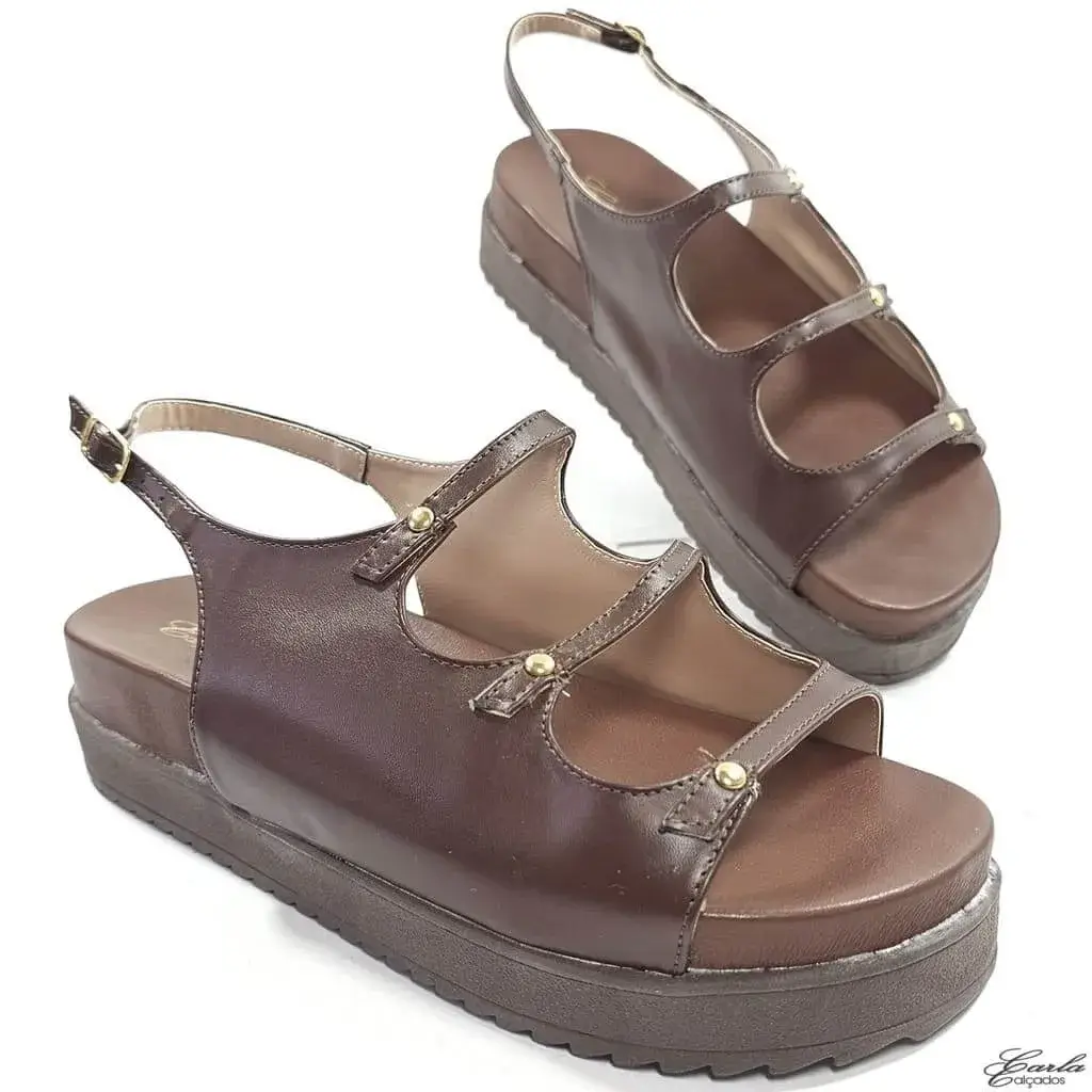 Papete Plataforma Mocha Mousse Tachas Tamanho Especial