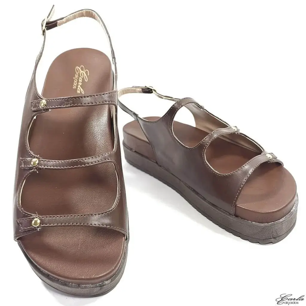 Papete Plataforma Mocha Mousse Tachas Tamanho Especial Papete Plataforma Mocha Mousse Tachas Tamanho Especial