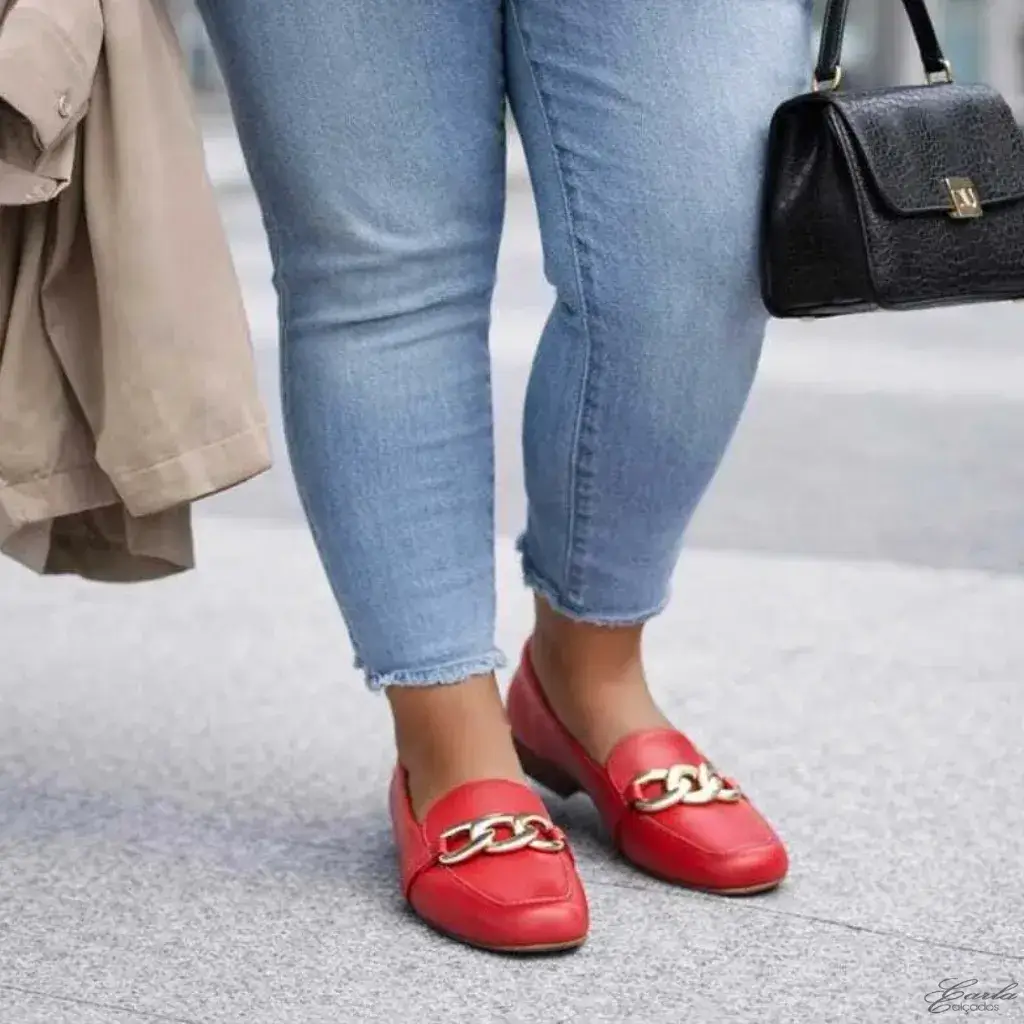 Sapatilha Mocassim Tamanho Especial 41 ao 44 Vermelha Fivela