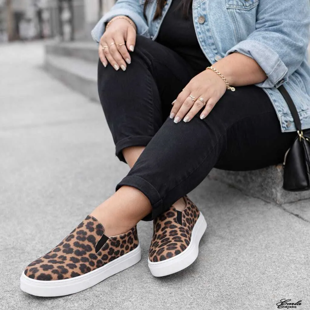 Slip On Tamanho Especial Estampa Animal Print Oncinha