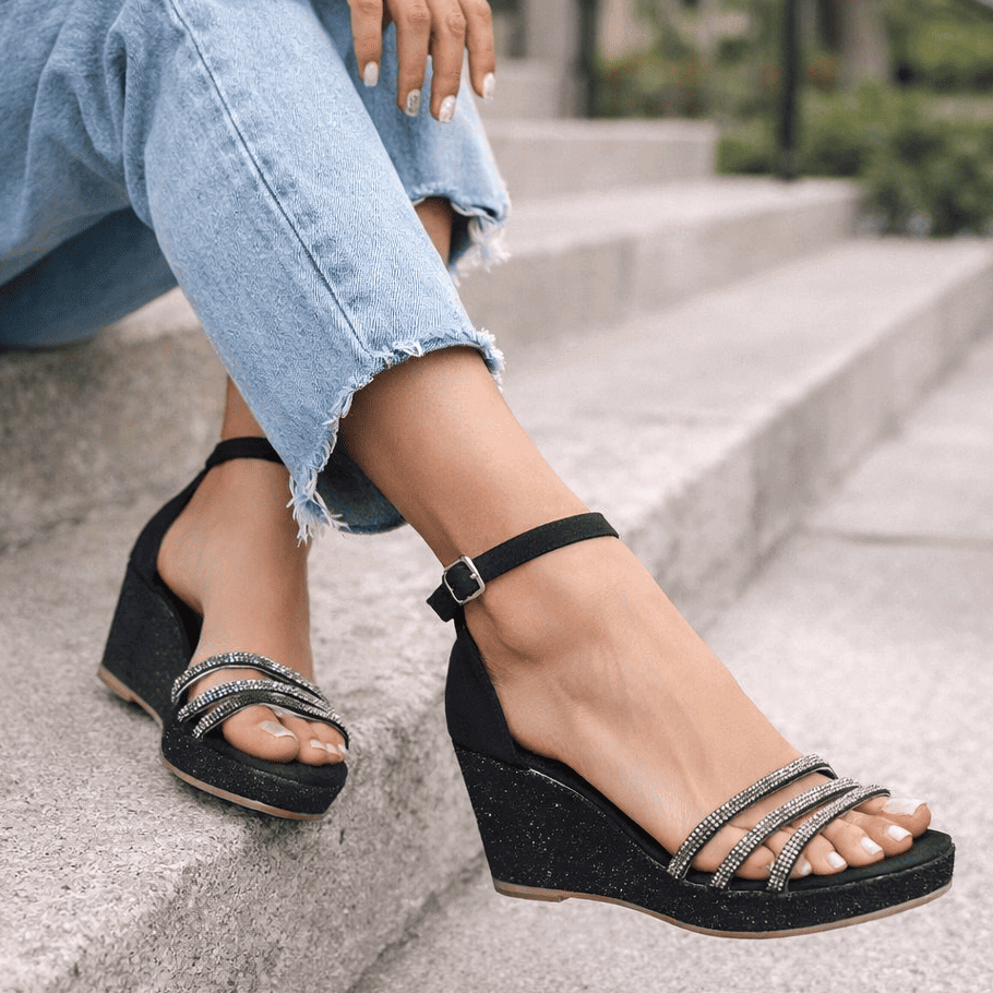 Sandália Plataforma Anabela Tamanho Especial Preta Salto Brilho