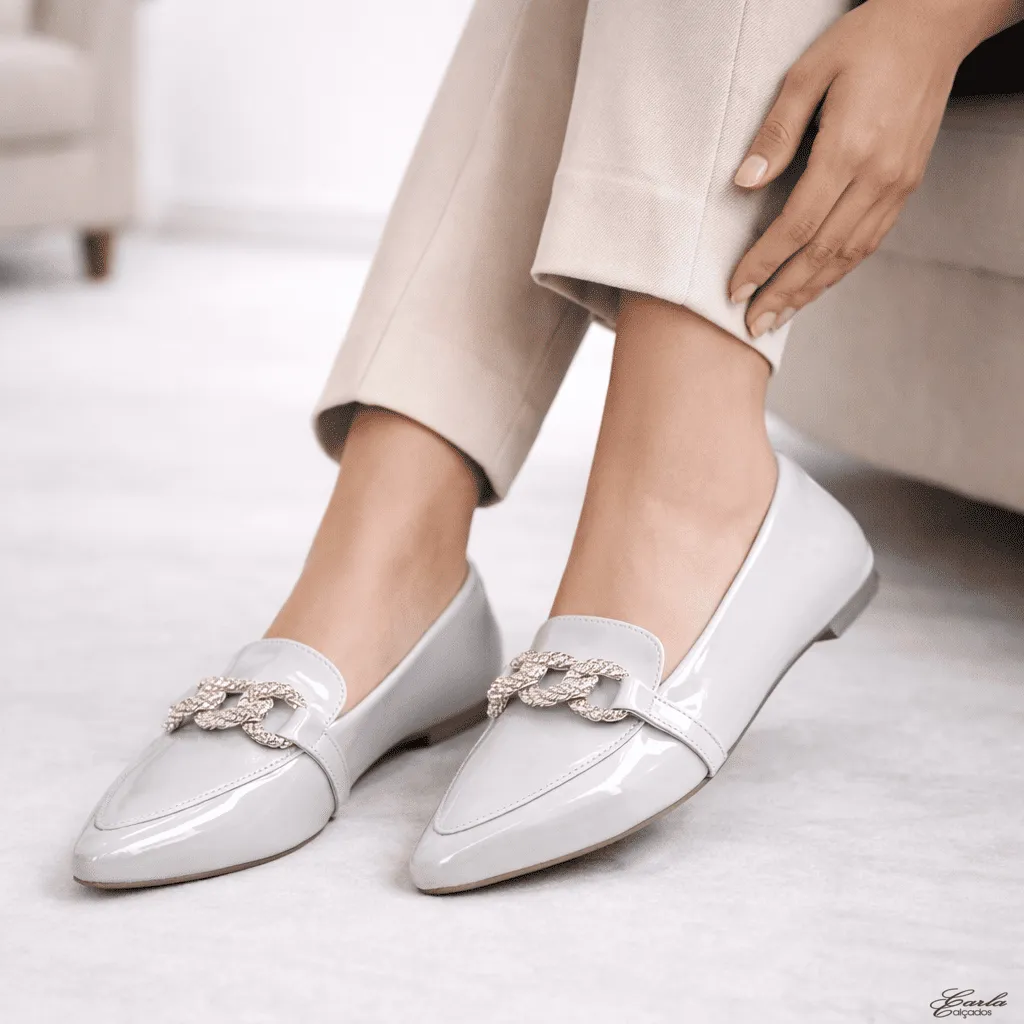 Sapatilha Mocassim Tamanho Especial Verniz Cinza