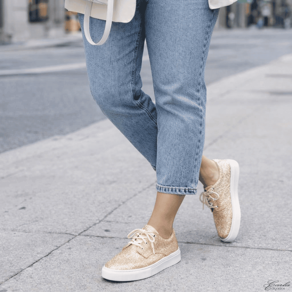 Tênis Feminino Tamanho Especial Brilho Dourado