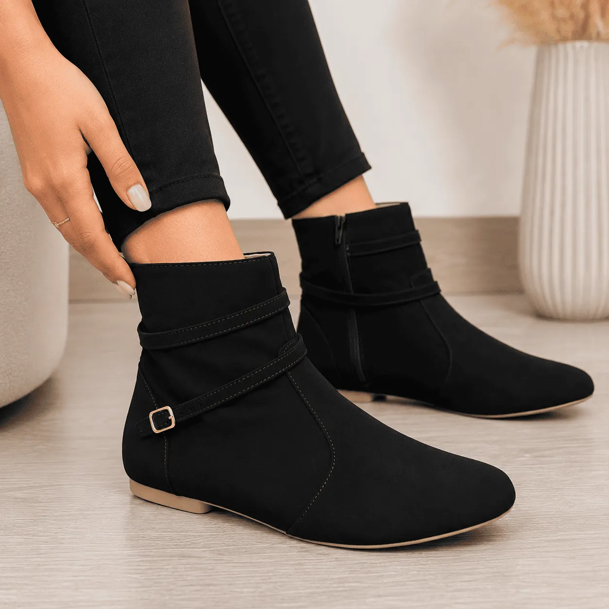 Bota Feminina Tamanho Especial Preta Nobuck