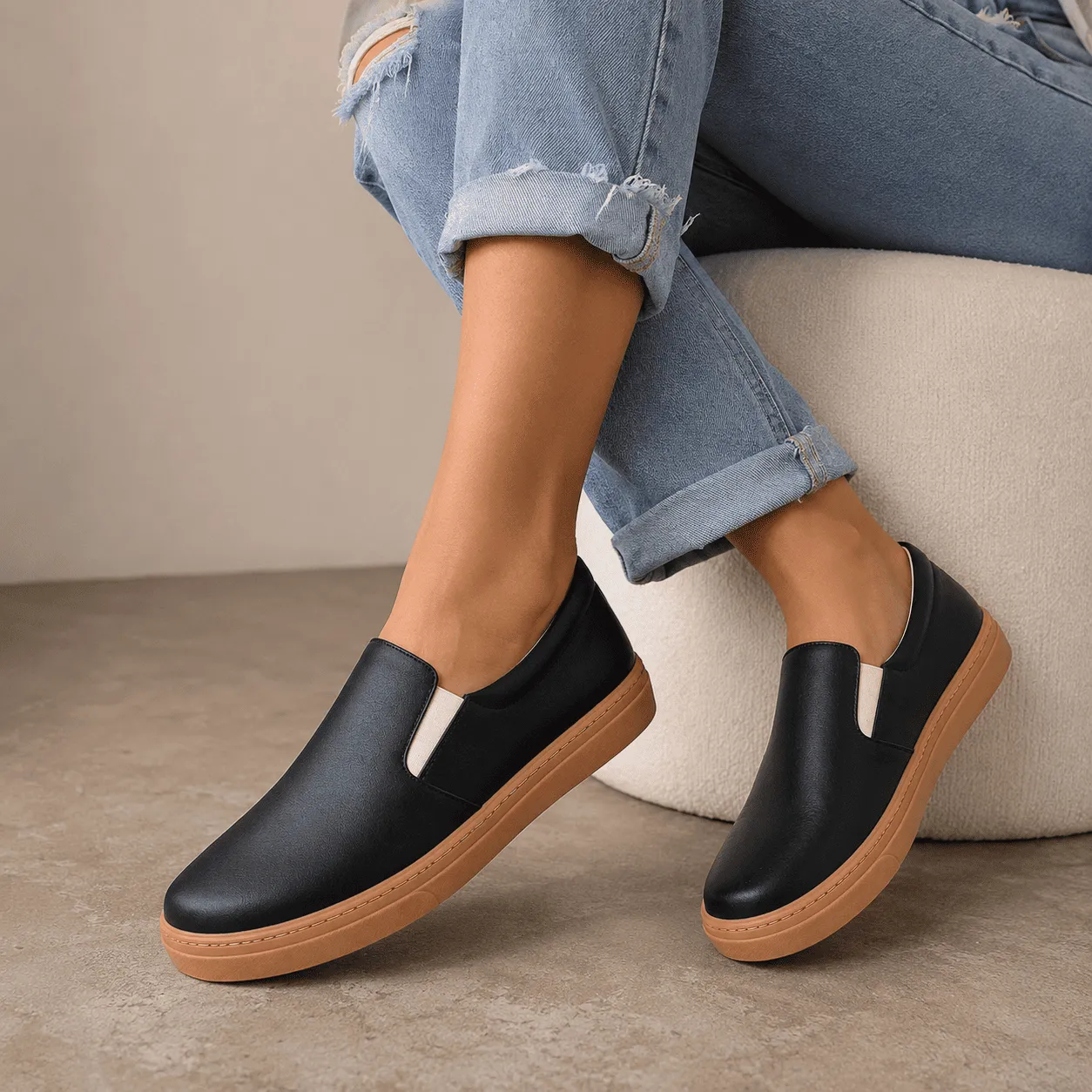 Slip On Feminino Tamanho Especial 41 ao 44 Preto Solado Bege
