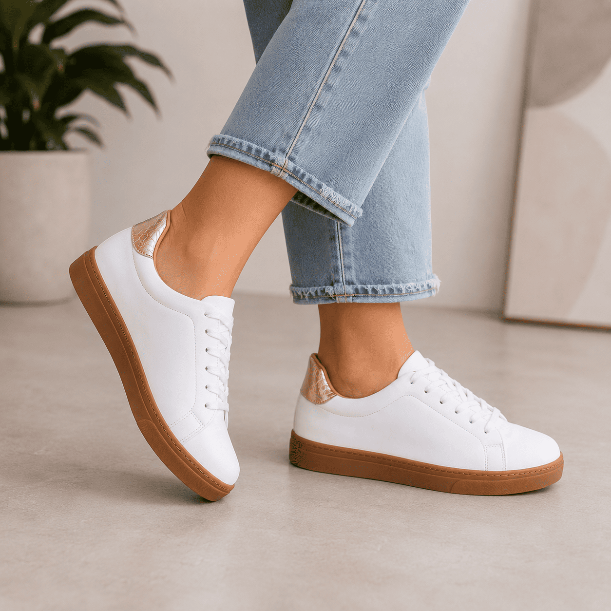 Tênis Feminino Tamanho Especial 41 ao 44 Branco com Detalhe Dourado