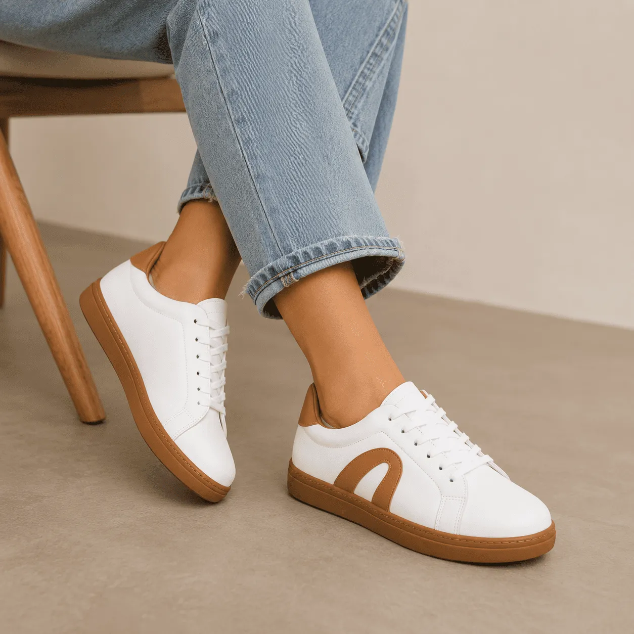 Tênis Feminino Tamanho Especial 41 ao 44 Branco Casual com Detalhes Bege